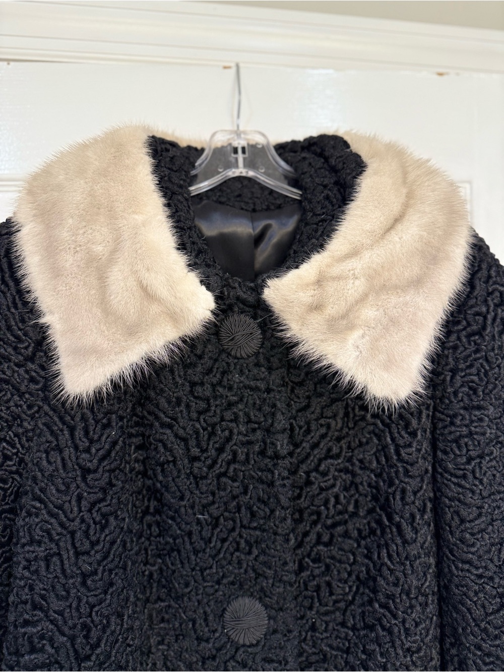Vintage curly Persian lamb and wool coat in GREAT condition! Mink collar. - Picture 4 of 16